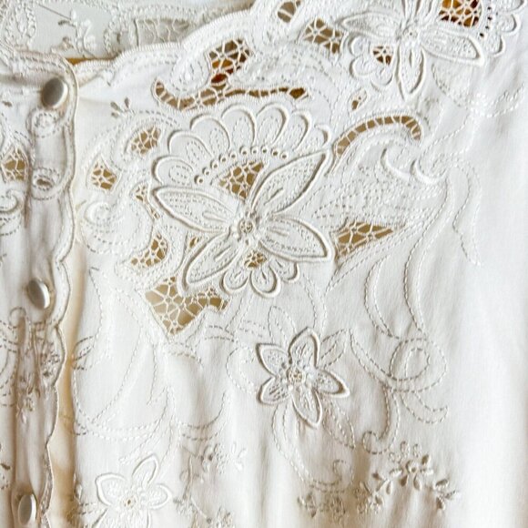 Vintage All Silk Ivory Embroidered Lace Detail Blouse M - Picture 6 of 10